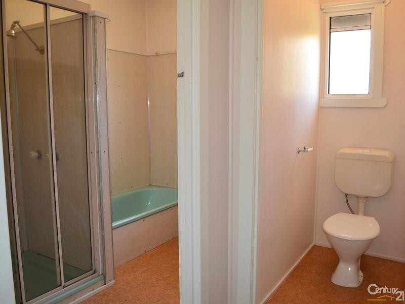 48 Adelaide Street, South Gladstone QLD 4680