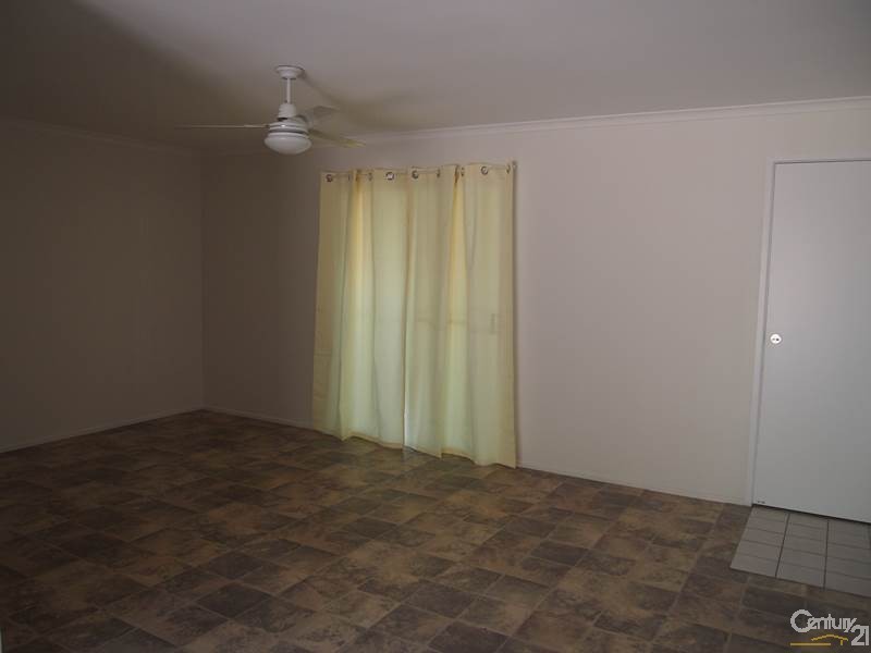 40 Willow Street, New Auckland QLD 4680