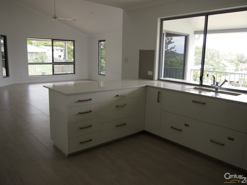 40-44 Wattle Street, New Auckland QLD 4680