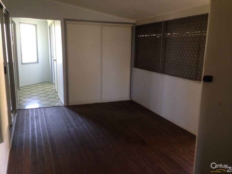 7 Railway Street, West Gladstone QLD 4680