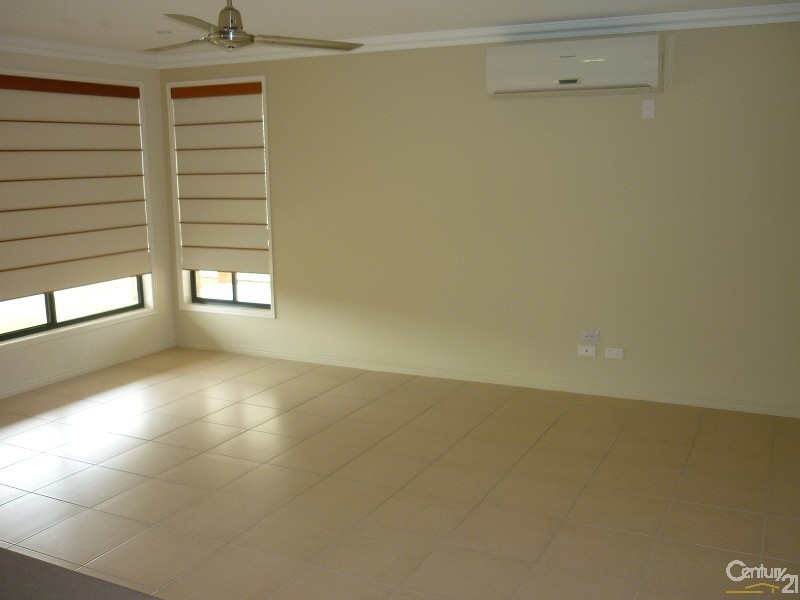 13 Leslie Street, Clinton QLD 4680