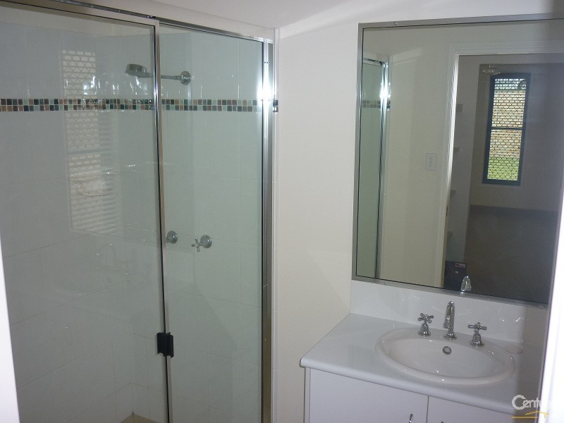 13 Leslie Street, Clinton QLD 4680