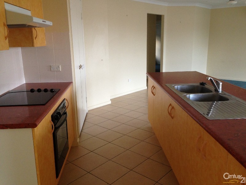 4 Craigmoor Court, New Auckland QLD 4680