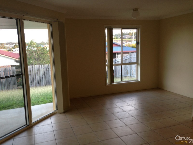 4 Craigmoor Court, New Auckland QLD 4680