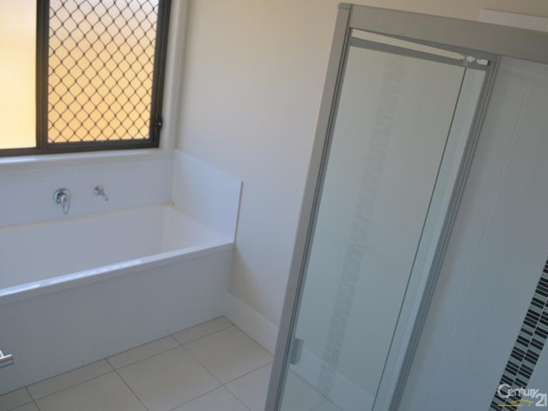 23 Shearwater Drive, BROOKEVIEW ESTATE, Glen Eden QLD 4680