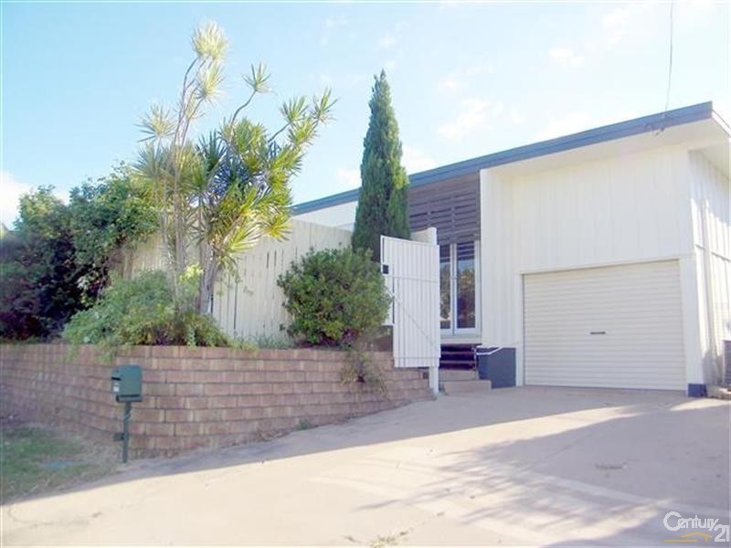 24 Coase Street, West Gladstone QLD 4680