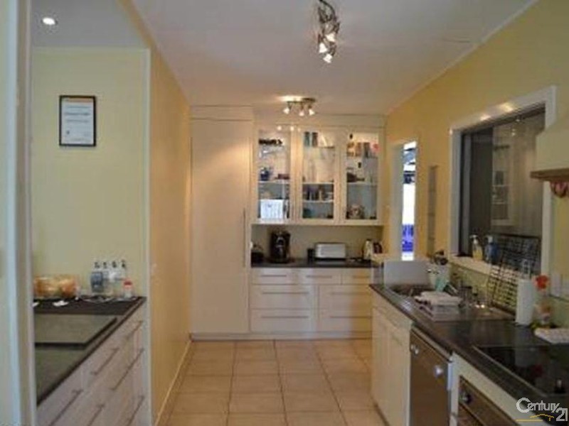 24 Coase Street, West Gladstone QLD 4680