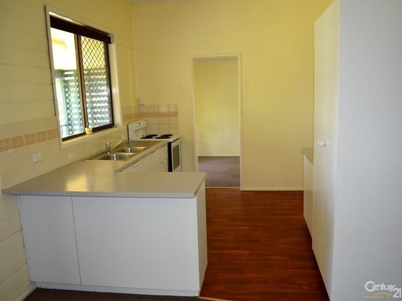 35 Kent Street, West Gladstone QLD 4680