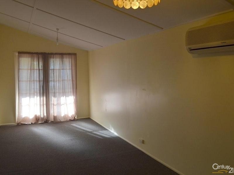 35 Kent Street, West Gladstone QLD 4680