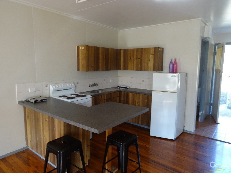 2/18 Grayson Street, West Gladstone QLD 4680