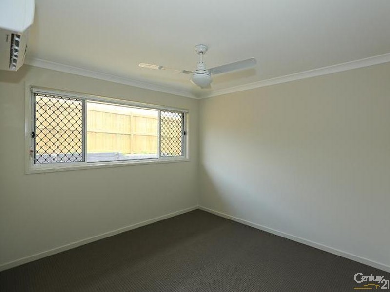 17 Broadwater Place, New Auckland QLD 4680