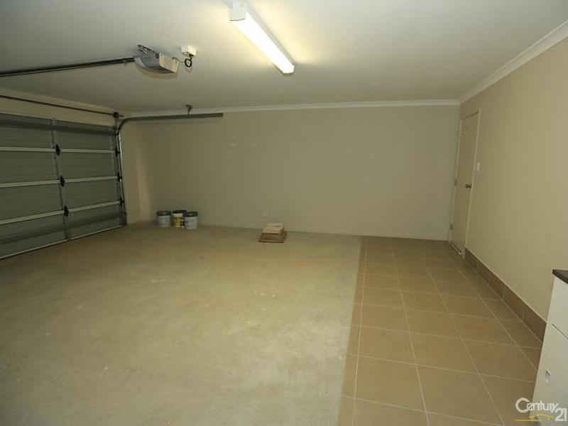 17 Broadwater Place, New Auckland QLD 4680