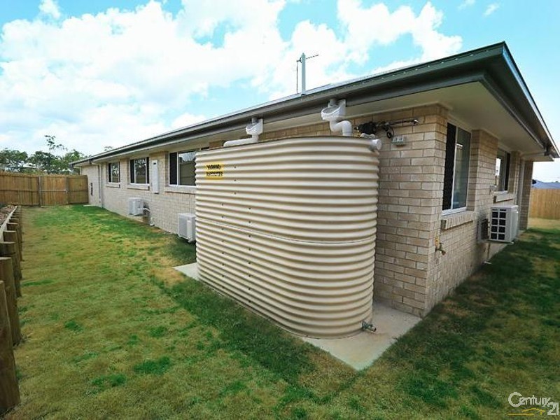 17 Broadwater Place, New Auckland QLD 4680