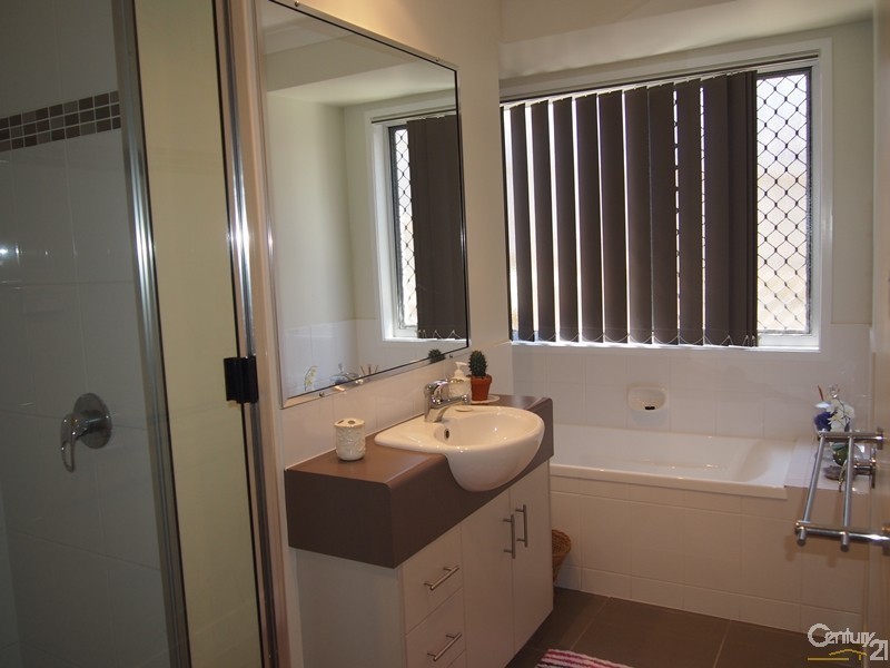 36 Sanctuary Place, South Gladstone QLD 4680