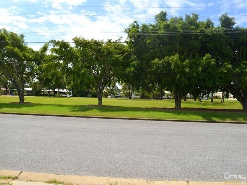 9 Mellefont Street, West Gladstone QLD 4680