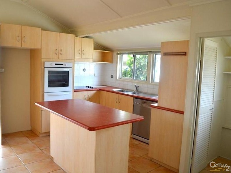 22 Boles Street, West Gladstone QLD 4680