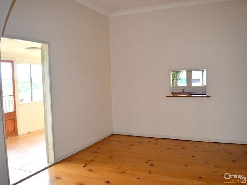 22 Boles Street, West Gladstone QLD 4680