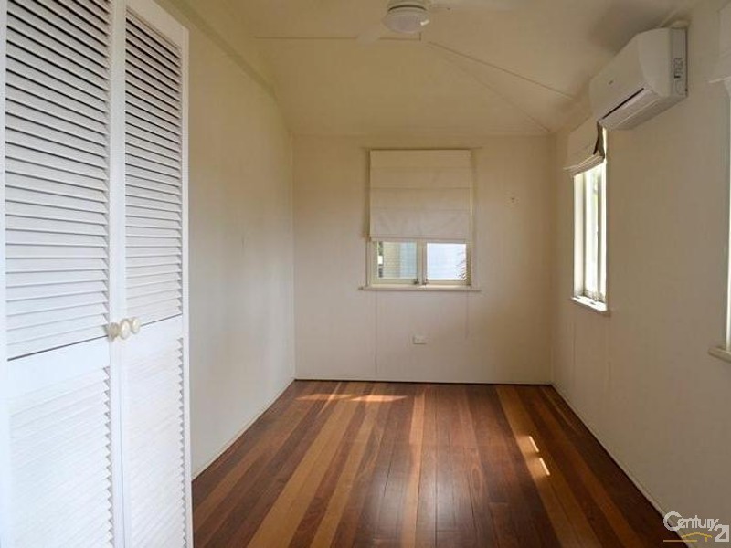 22 Boles Street, West Gladstone QLD 4680