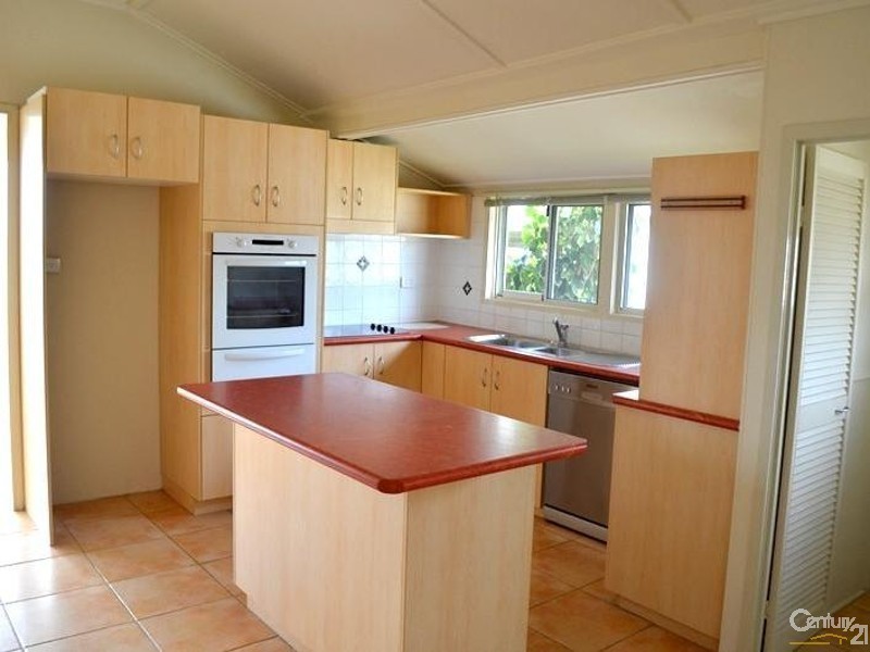 22 Boles Street, West Gladstone QLD 4680