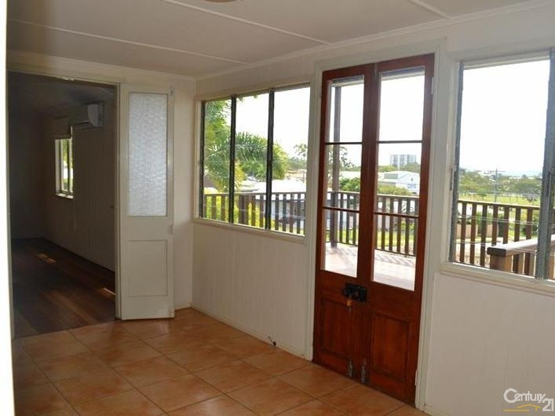 22 Boles Street, West Gladstone QLD 4680