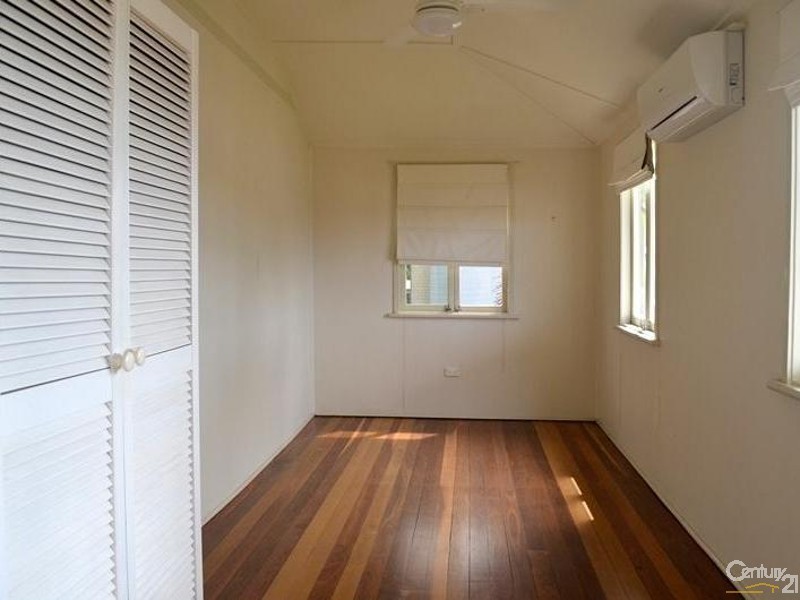 22 Boles Street, West Gladstone QLD 4680