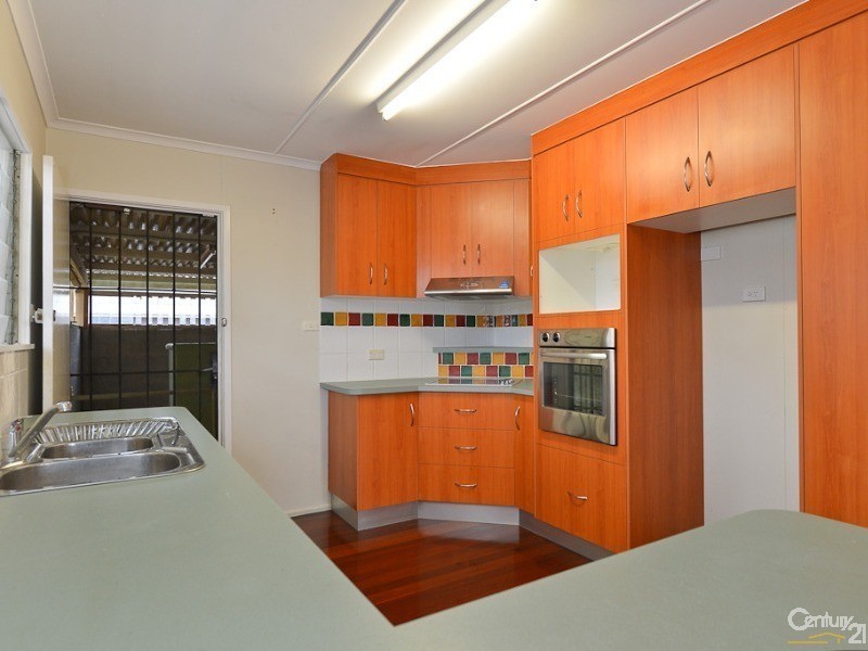 16 Hetherington Street, West Gladstone QLD 4680