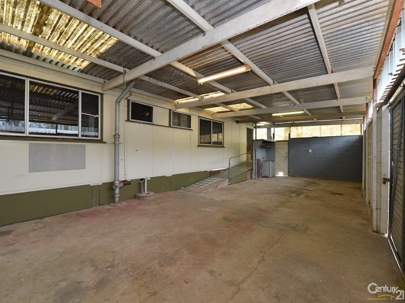 16 Hetherington Street, West Gladstone QLD 4680