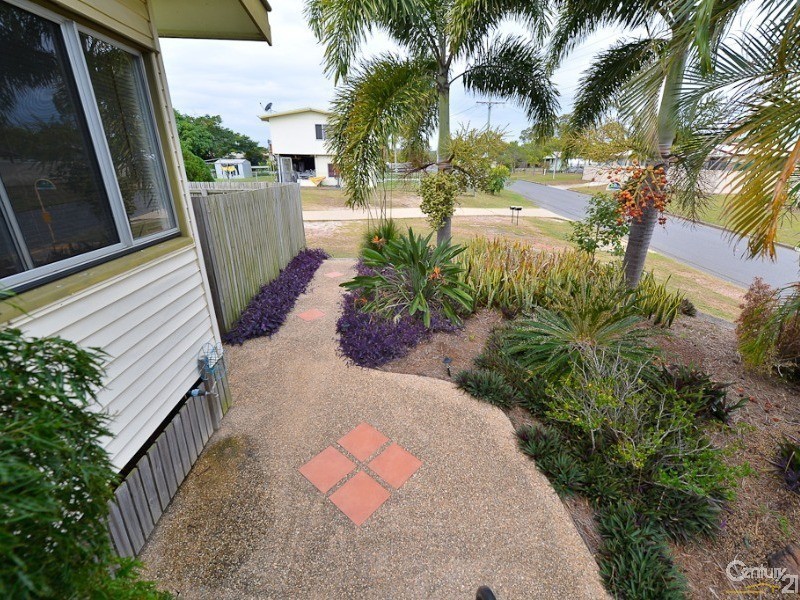 16 Hetherington Street, West Gladstone QLD 4680