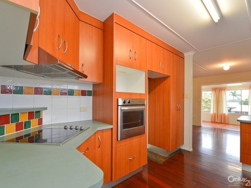 16 Hetherington Street, West Gladstone QLD 4680