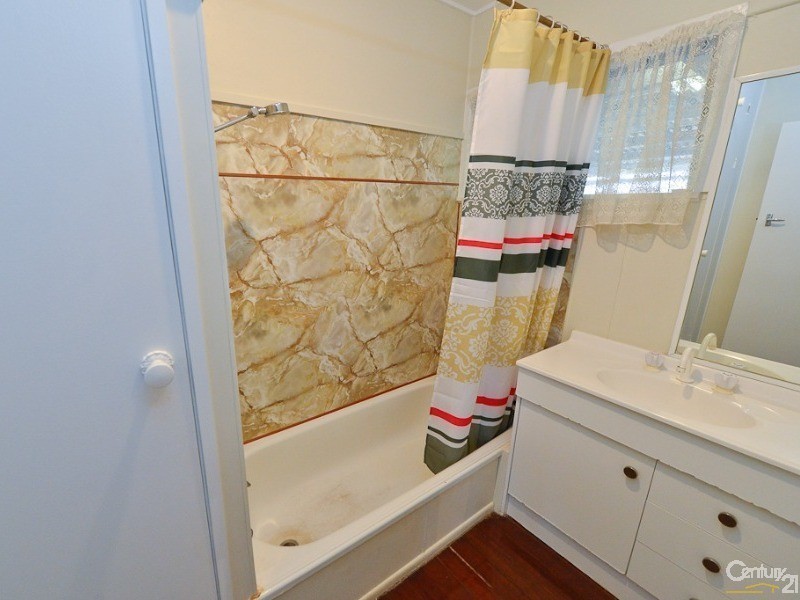 16 Hetherington Street, West Gladstone QLD 4680