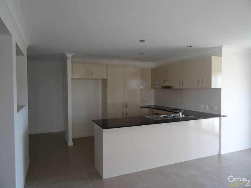 31 Koolivoo Parade, RIVERSTONE RISE, Boyne Island QLD 4680