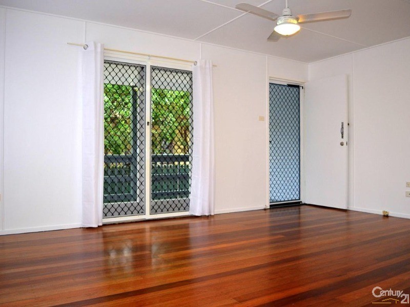 10 Brisbane Street, Barney Point QLD 4680