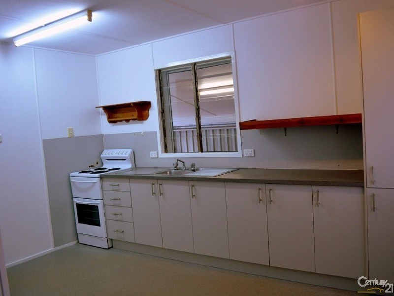 10 Brisbane Street, Barney Point QLD 4680