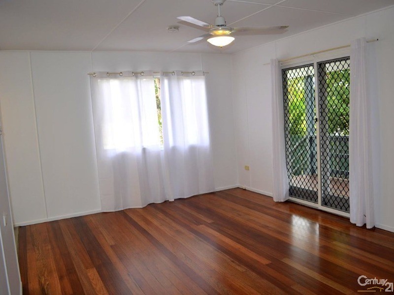 10 Brisbane Street, Barney Point QLD 4680