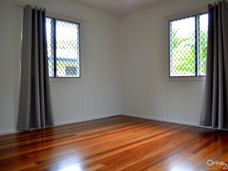 10 Brisbane Street, Barney Point QLD 4680