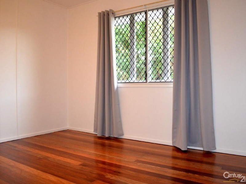 10 Brisbane Street, Barney Point QLD 4680