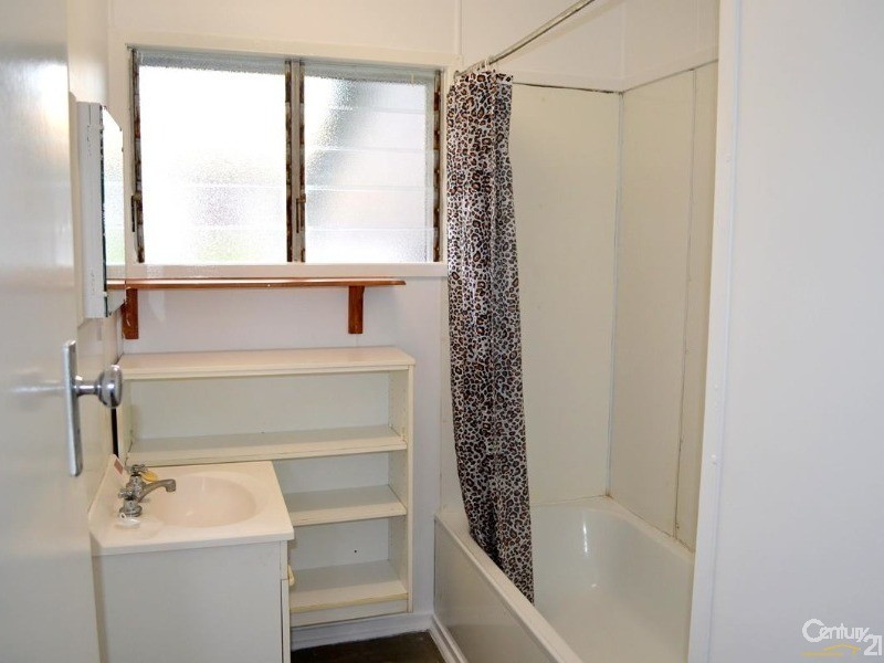 10 Brisbane Street, Barney Point QLD 4680