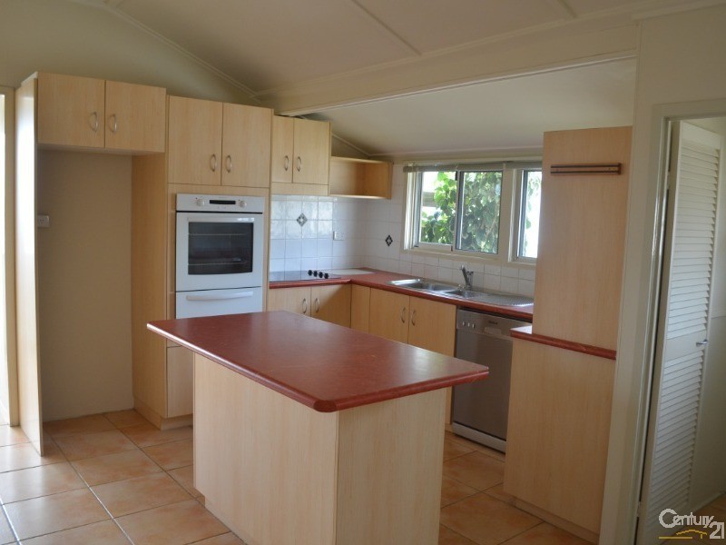 22 Boles Street, West Gladstone QLD 4680