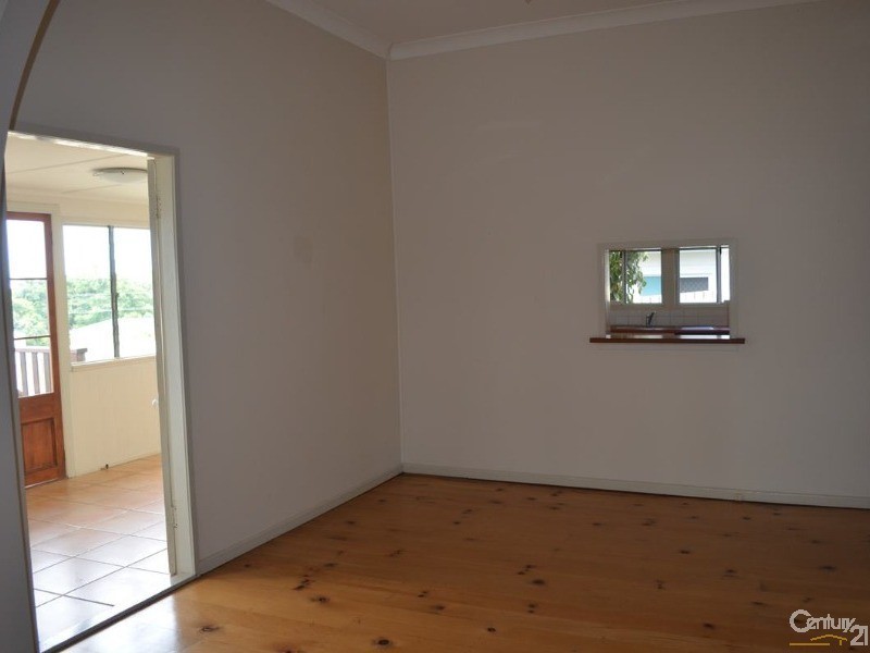 22 Boles Street, West Gladstone QLD 4680