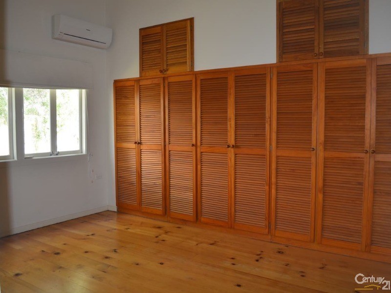 22 Boles Street, West Gladstone QLD 4680