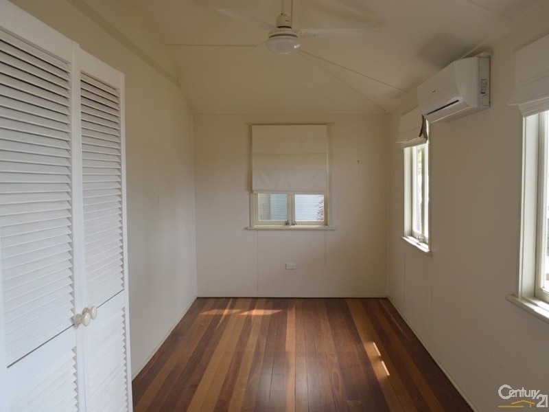 22 Boles Street, West Gladstone QLD 4680