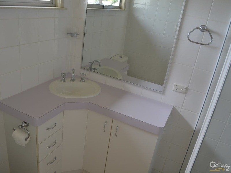 22 Boles Street, West Gladstone QLD 4680
