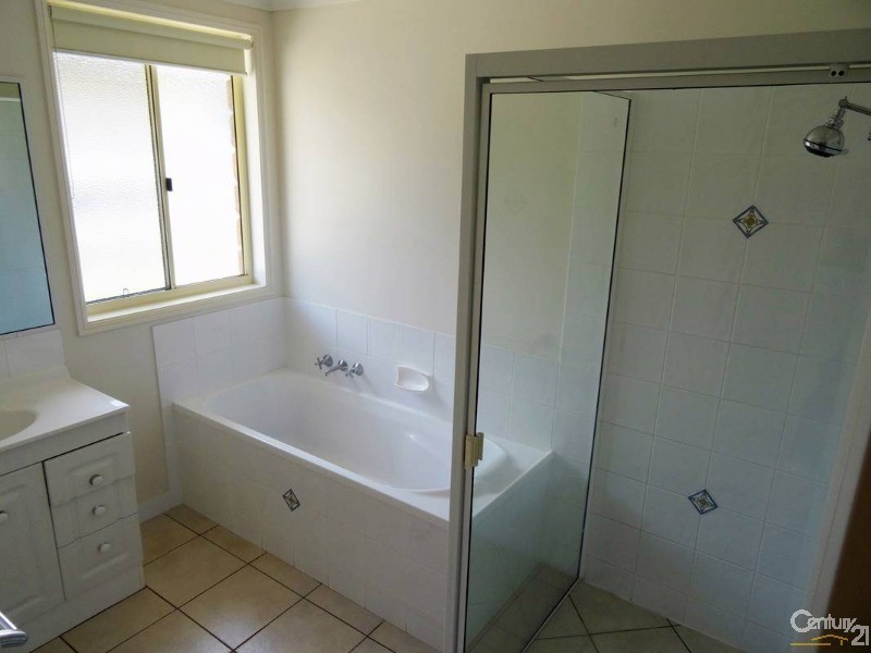 49 Col Brown Avenue, Clinton QLD 4680