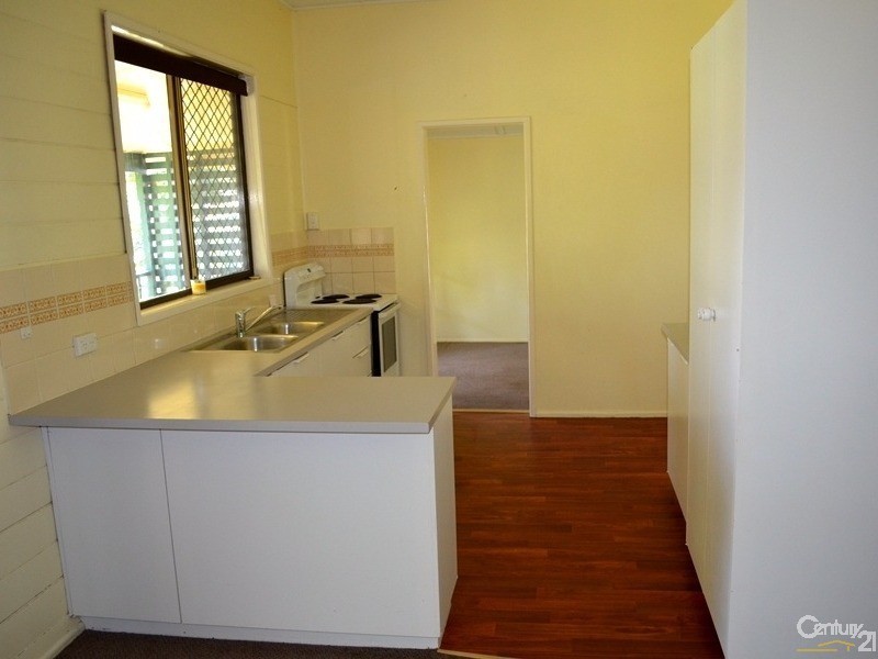 35 Kent Street, West Gladstone QLD 4680