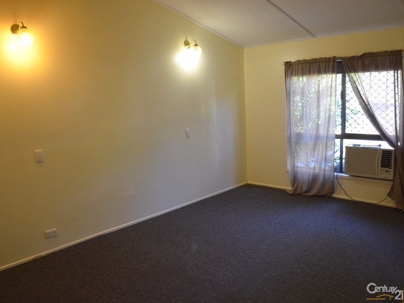 35 Kent Street, West Gladstone QLD 4680