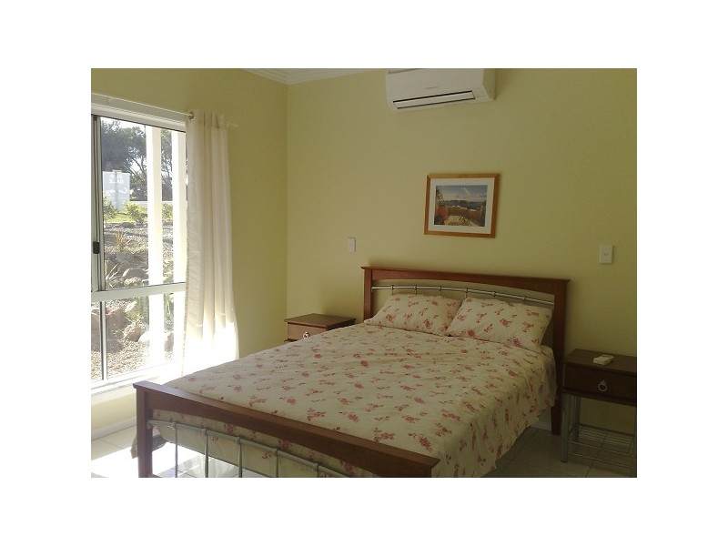 17 Park Street, West Gladstone QLD 4680