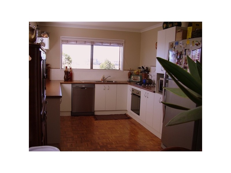 10 Yaralla Street, Barney Point QLD 4680