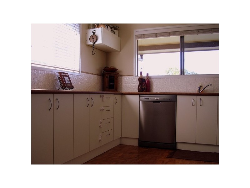 10 Yaralla Street, Barney Point QLD 4680