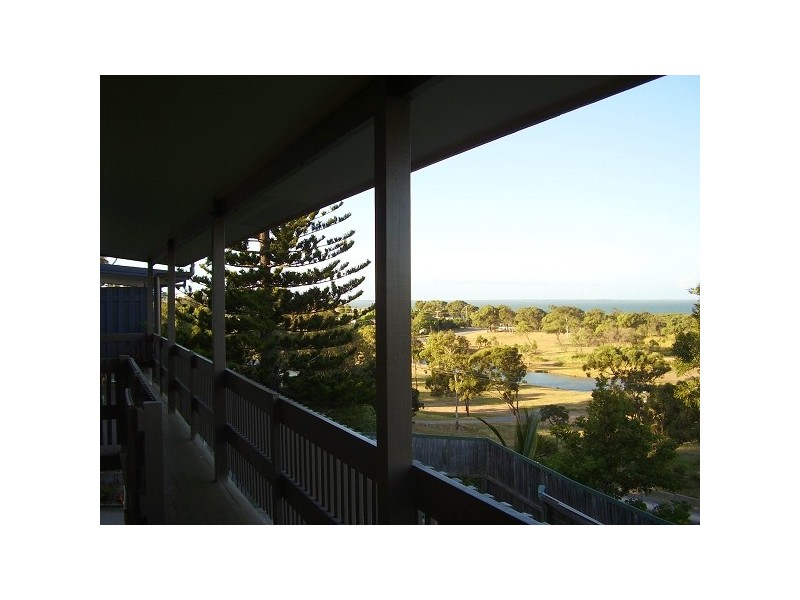 10 Yaralla Street, Barney Point QLD 4680