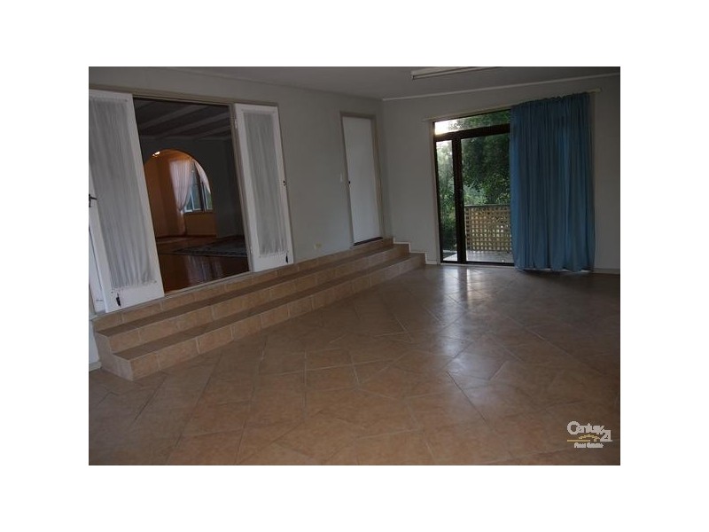 10 Weeroona Road, Burua QLD 4680